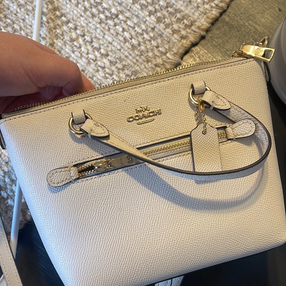 coach purse - Picture 5 of 8